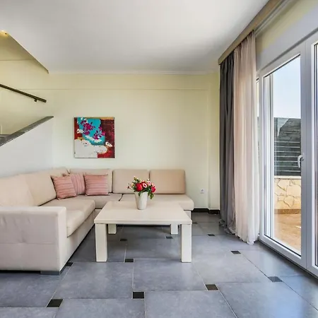 - Sunny Villa