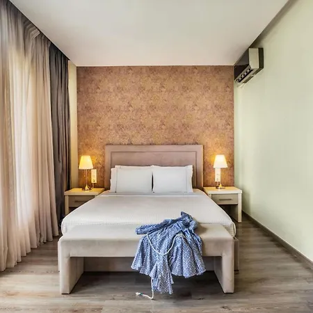 - Sunny Villa